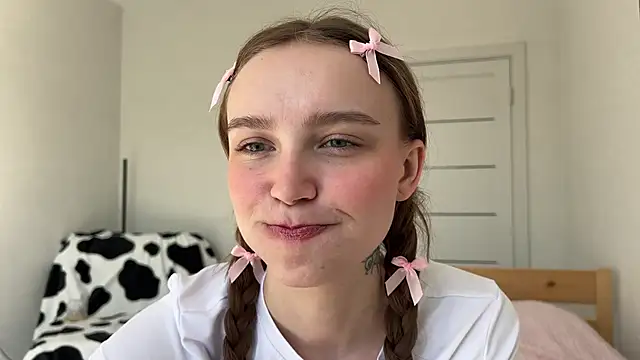 Lolatatee online show from March 13, 2026, 11:26 am