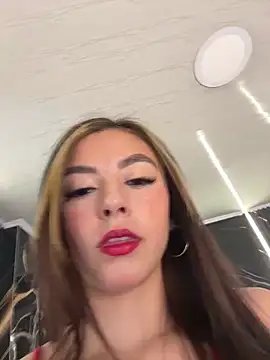   Nahomy online show from March 3, 2026, 12:12 pm