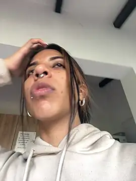 VioletaHills  online show from April 9, 2026, 12:11 pm