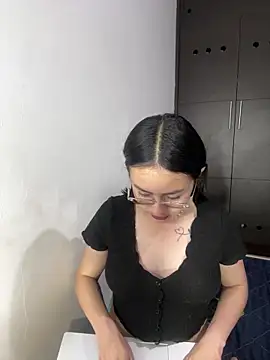 Anni Rose online show from April 8, 2026, 9:11 am