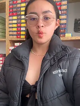 Anni Rose online show from April 13, 2026, 3:27 pm