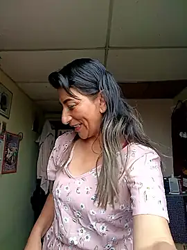 Lucia Rios online show from April 5, 2026, 3:30 pm