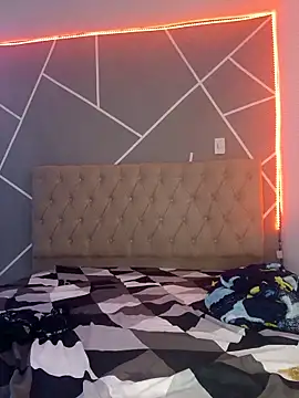 nenita 777 online show from April 15, 2026, 2:43 pm