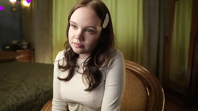 LeahAllsop online show from April 4, 2026, 3:13 am