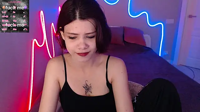 Snapshot of llittle-peachh chatting on June 3, 2026, 7:53 am llittle-peachh online show from June 3, 2026, 7:53 am
