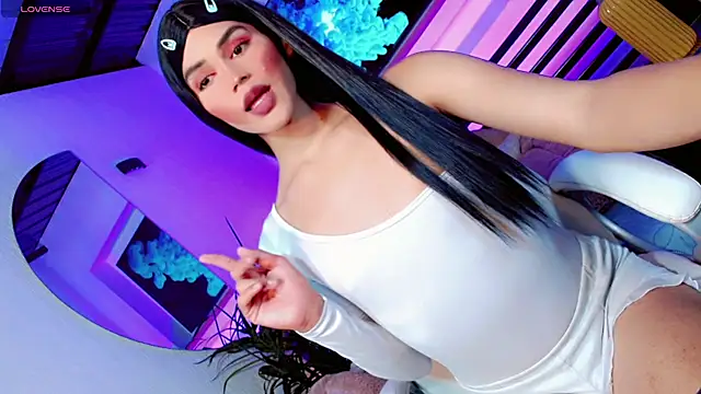 Valentiina Foxx online show from April 3, 2026, 10:32 am