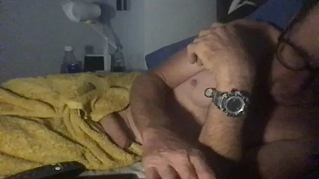 MrBombasticxxx online show from April 22, 2026, 3:19 pm