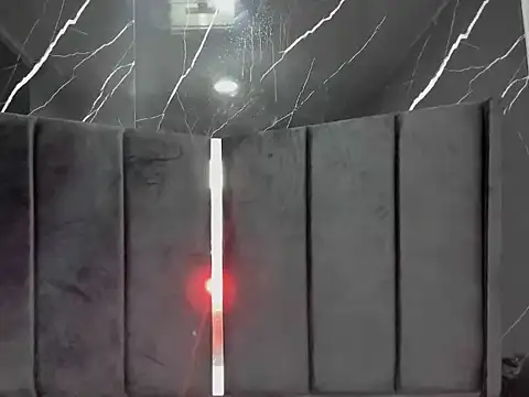 queenstarhy online show from March 11, 2026, 4:50 am