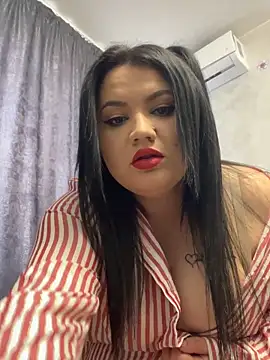 julietalovee online show from March 10, 2026, 11:14 am