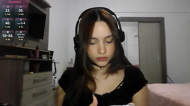 Willowlk online show from April 21, 2026, 9:32 pm