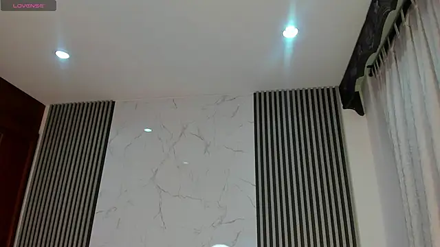 CristineRain online show from April 22, 2026, 4:52 am