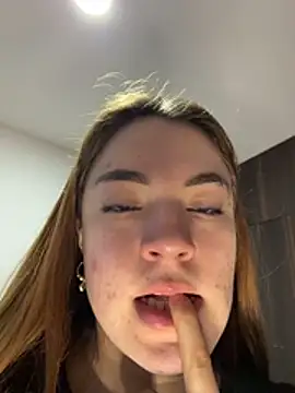 EvaBrown  online show from March 9, 2026, 3:04 pm