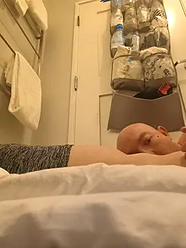 luckilyfound3 online show from April 23, 2026, 1:46 pm