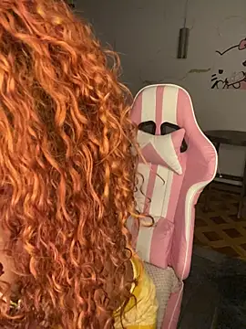 ThePrettyTiana online show from April 18, 2026, 7:58 pm