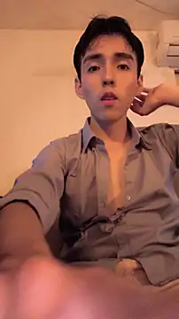 Lucca  555 online show from April 27, 2026, 8:29 pm