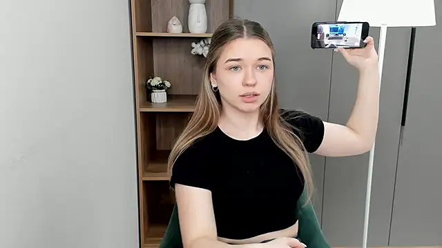 TonyaOgborn online show from March 5, 2026, 6:54 am