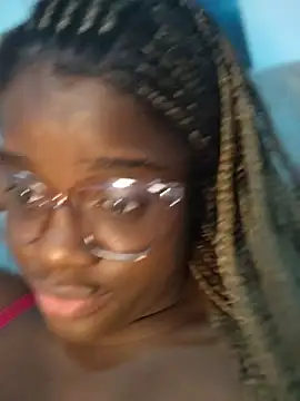 YourLiaa  online show from March 8, 2026, 2:04 am