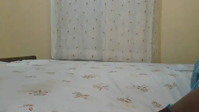 Snapshot of ndivhuwomuleya chatting on May 3, 2026, 6:11 pm ndivhuwomuleya online show from May 3, 2026, 6:11 pm