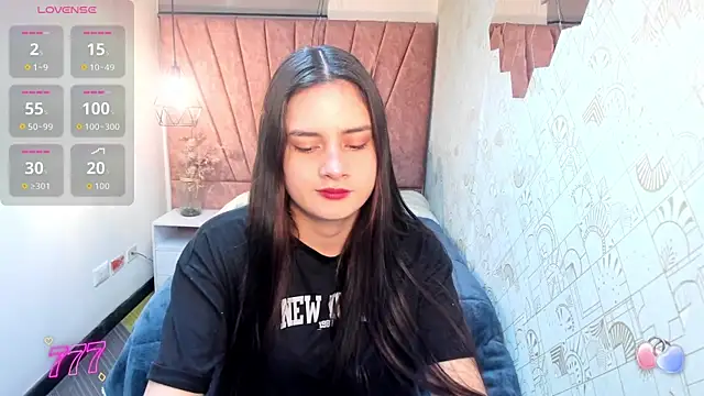 Zoe  Taylor   online show from March 30, 2026, 11:55 am