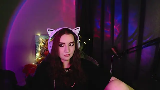 Snapshot of Celia_Sensual_ chatting on June 16, 2026, 7:14 pm Celia Sensual online show from June 16, 2026, 7:14 pm