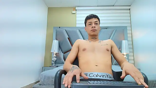 HENRY GREEN2 online show from April 10, 2026, 7:32 pm