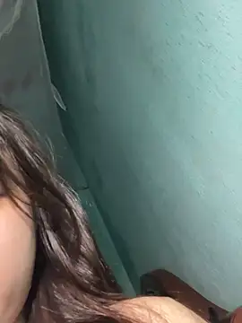 Beautiful roses online show from March 16, 2026, 3:59 pm