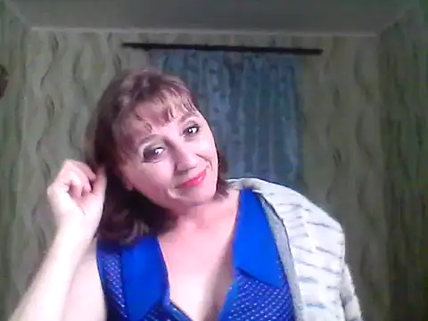 Alisaprice077 online show from April 29, 2026, 5:52 pm