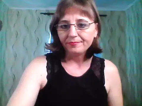 Alisaprice077 online show from April 21, 2026, 7:48 am