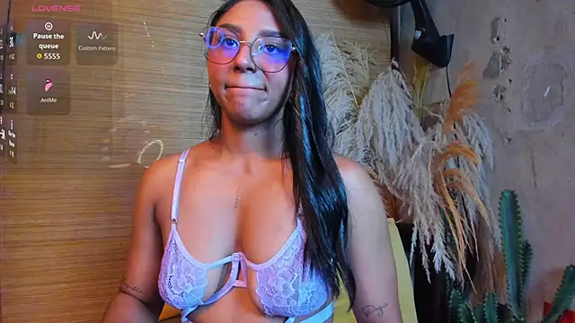 Victoria Gonzalez online show from March 8, 2026, 12:41 pm