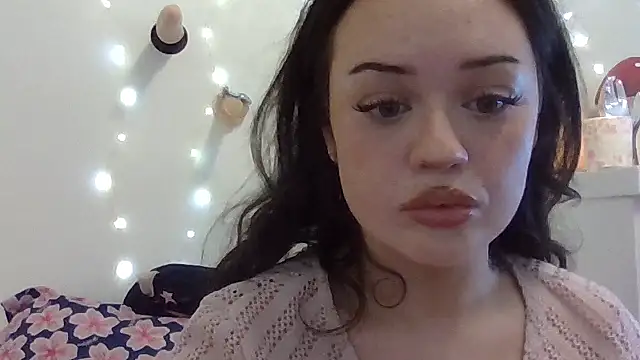 mariaxlovee online show from March 11, 2026, 12:04 am