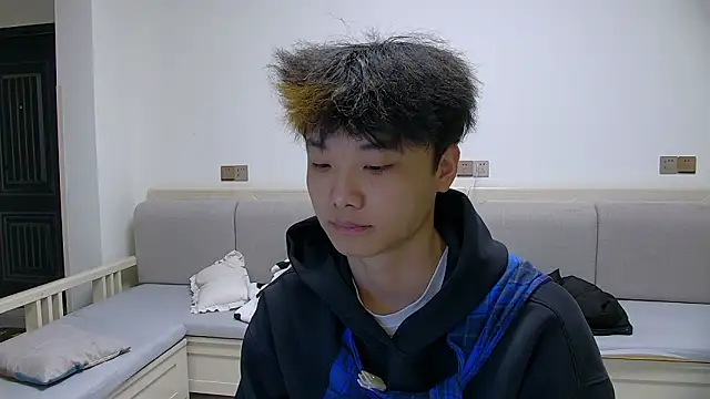 icecream-002 online show from March 9, 2026, 6:17 am