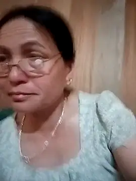 JenniferLovve01 online show from March 13, 2026, 5:45 am