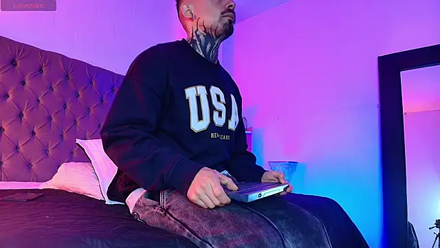 Dallas Whitee online show from April 19, 2026, 12:28 pm
