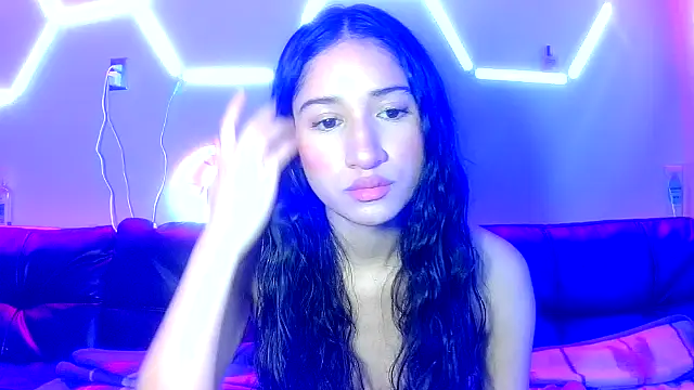 SUGARCAKEBABY online show from March 13, 2026, 8:47 pm