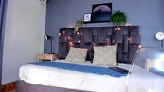 Meganlove   online show from April 7, 2026, 2:46 am