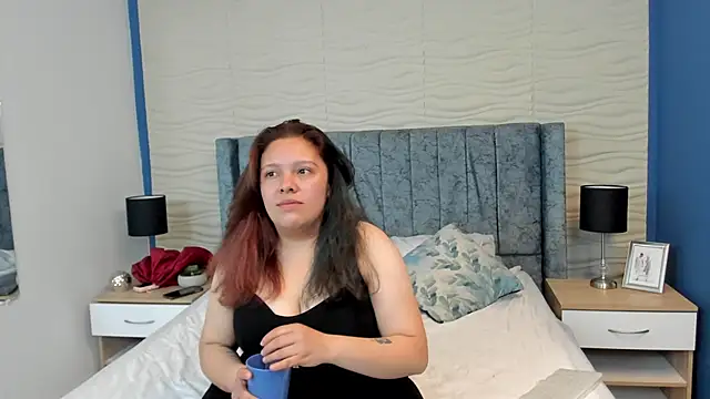 Chloe Deker online show from March 11, 2026, 12:43 pm