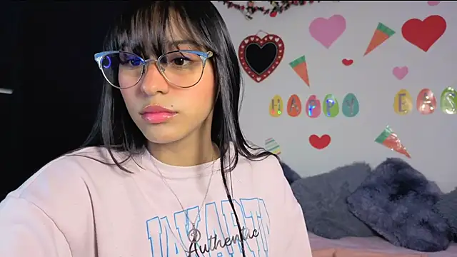 PaulaCutexs online show from April 19, 2026, 4:02 am