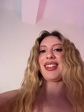 EvaRyen  online show from April 15, 2026, 7:58 pm