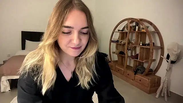 RoxyWet online show from March 27, 2026, 7:15 pm