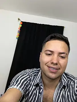 AxelDiors online show from March 12, 2026, 4:40 am