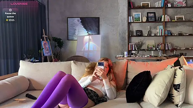 Battyredhair online show from June 22, 2026, 1:55 am