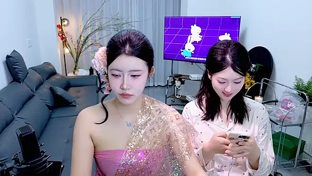 Summerbaby-001 online show from March 12, 2026, 1:04 pm