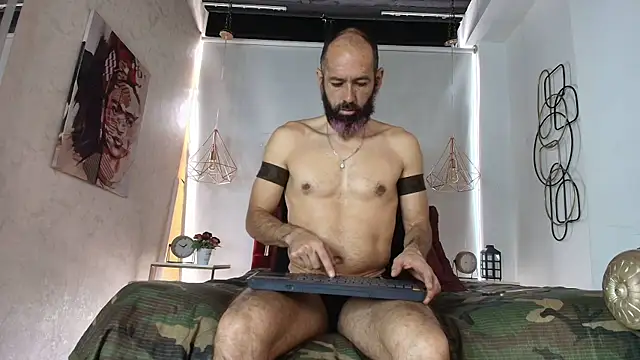 Jorge Perezz online show from May 25, 2026, 1:10 pm