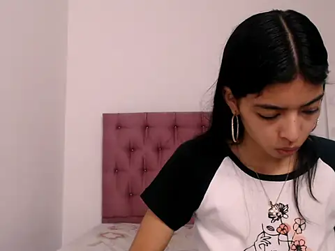 Sweet Scarlett  online show from April 4, 2026, 2:01 pm