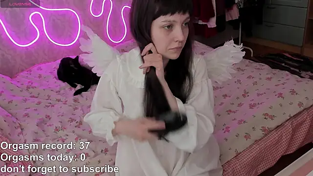 RileyNymph online show from April 24, 2026, 3:30 am
