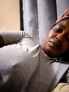 Prettylicou online show from April 22, 2026, 12:17 am