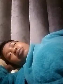 Prettylicou online show from April 28, 2026, 10:58 pm