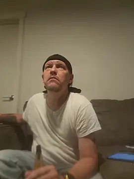 yourMasterisBored online show from April 5, 2026, 1:29 pm