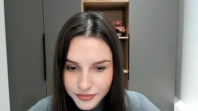 HanneloreCotty online show from March 15, 2026, 6:42 am