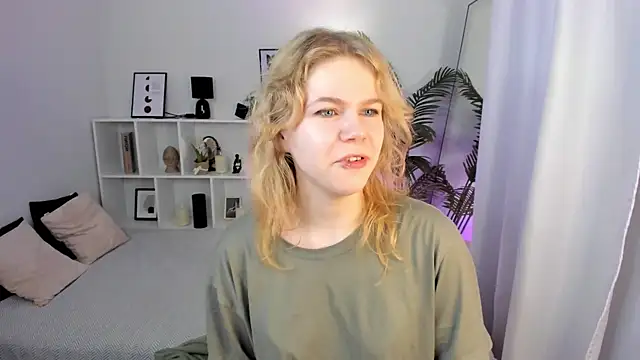 ElizabethVane online show from May 19, 2026, 5:14 am
